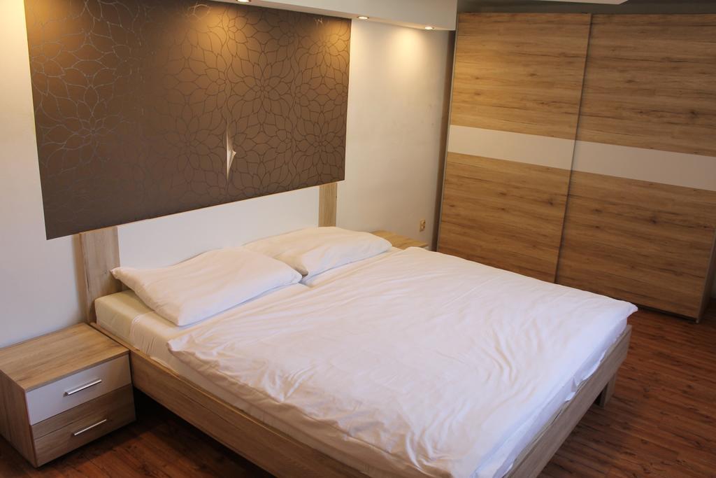 Apartmany Pri Auparku Piest'any Buitenkant foto